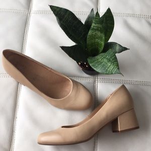 Naturalizer Cream Heels